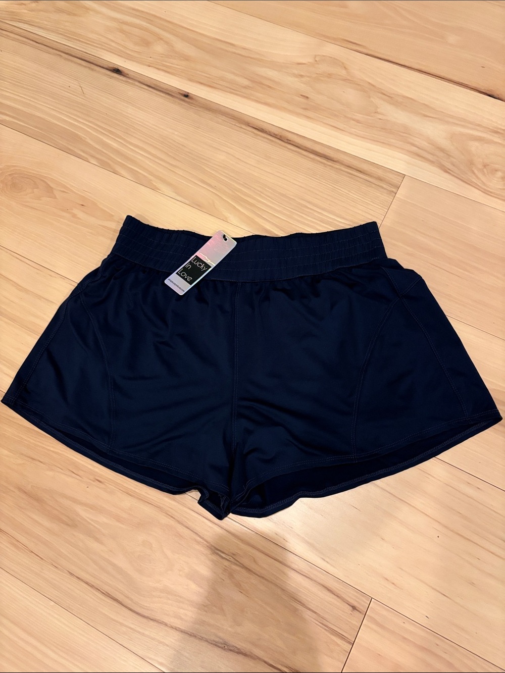 NWT Lucky in Love Navy Power Play 2.5 Athletic Shorts Size L